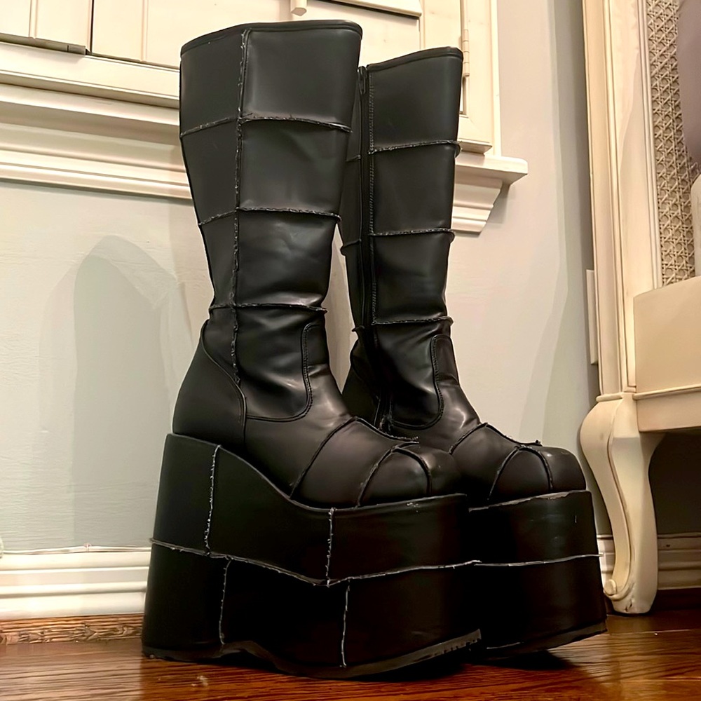 STACK-301 FAUX LEATHER DEMONIA PLATFORM BOOTS